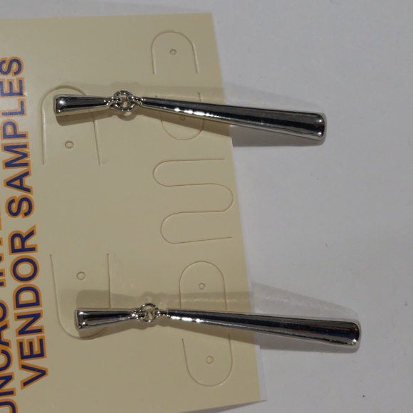 Silver Teardrop Dangle Earrings – Elegant Swing Design Women's Fashion Jewelry - Picture 6 of 9